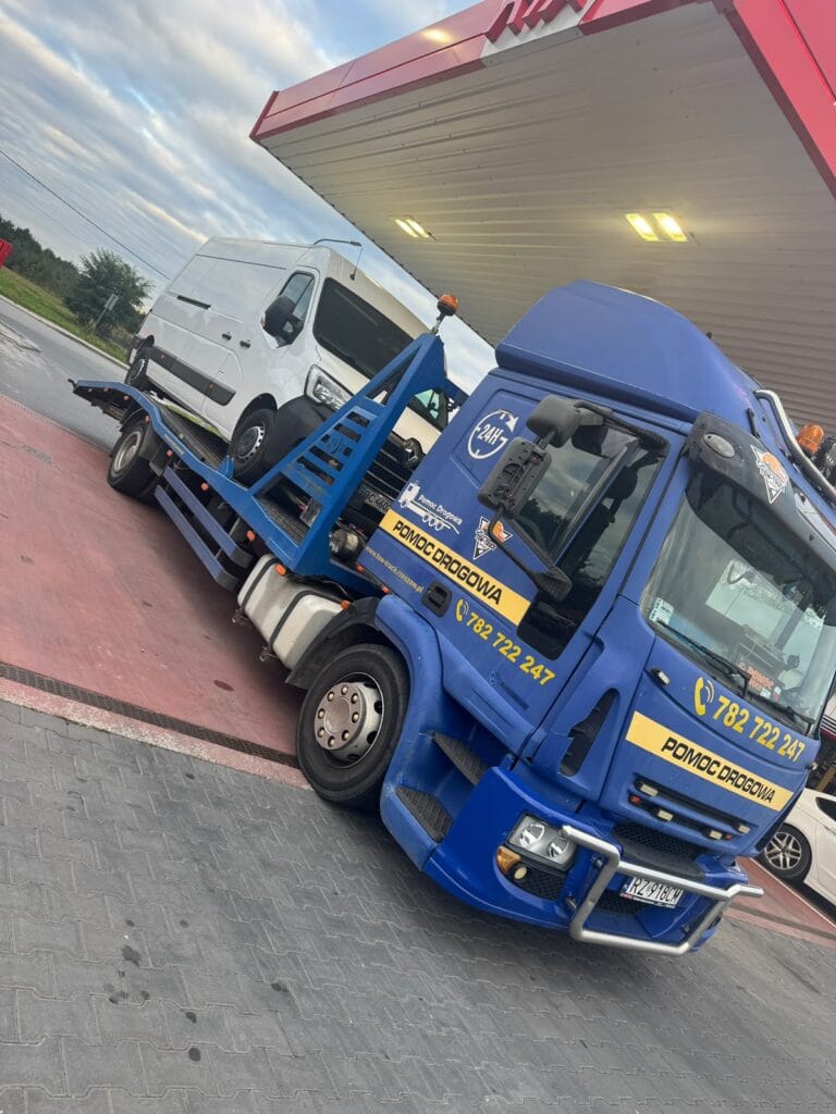Holowanie TIR w Rzeszowie – ciężka laweta do transportu dużych pojazdów
